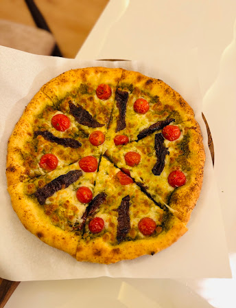 Pesto & Sun-Dried Tomato Pizza
